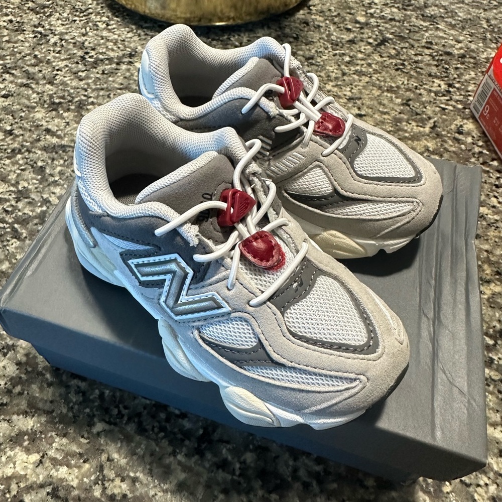 NEW BALANCE 9060 TODDLER 9.5